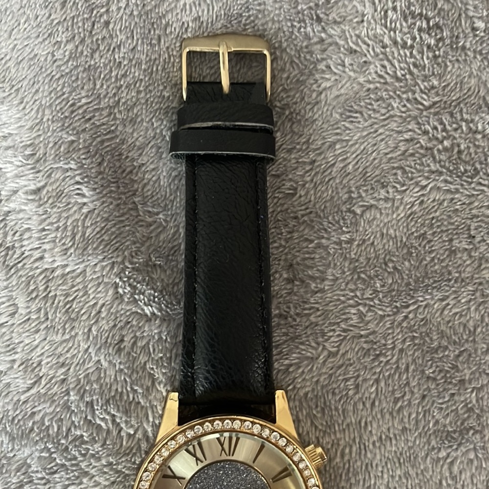 Ladies Watch - Picture 3 of 5
